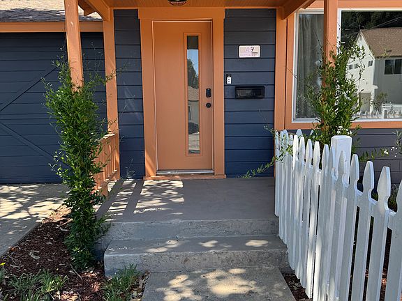 3rd image of 619 20th St