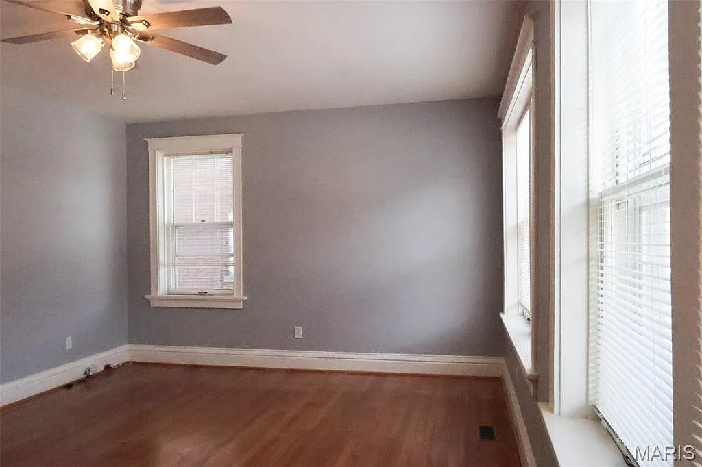 3 bed, 2.0 bath, 1300 sqft, $1,600 — Photo 3