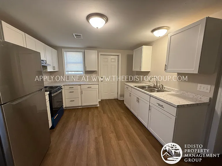 587 Bayne St SE — Photo 7