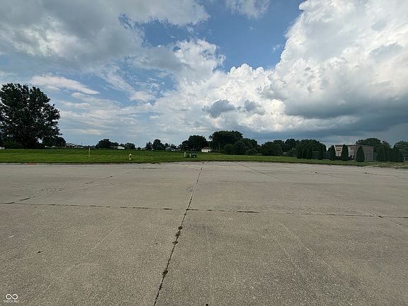 3rd image of 0 Parkway Dr