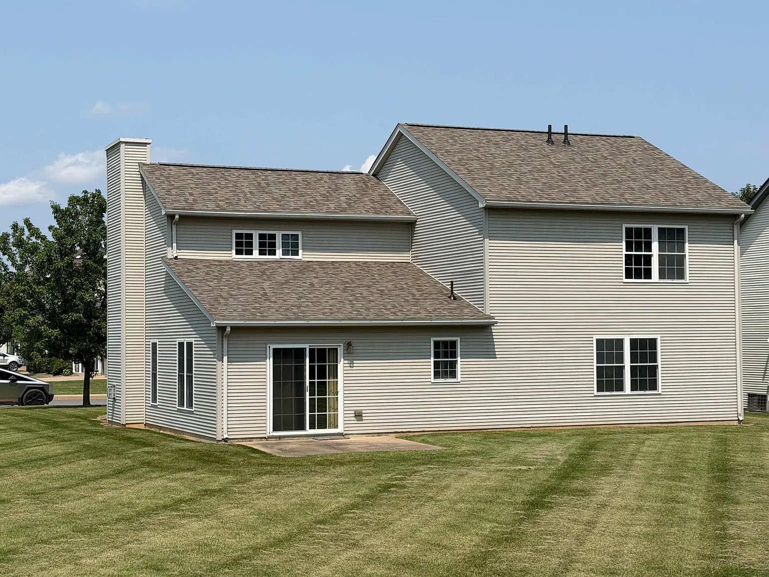 3 bed, 2.5 bath, 2150 sqft, $2,495 — Photo 3