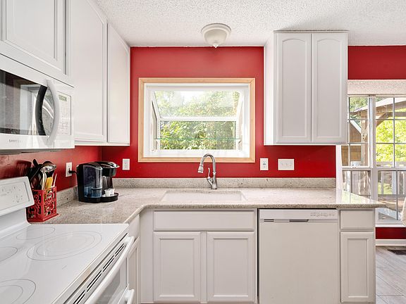 5th image of 4901 Silver Bow Dr