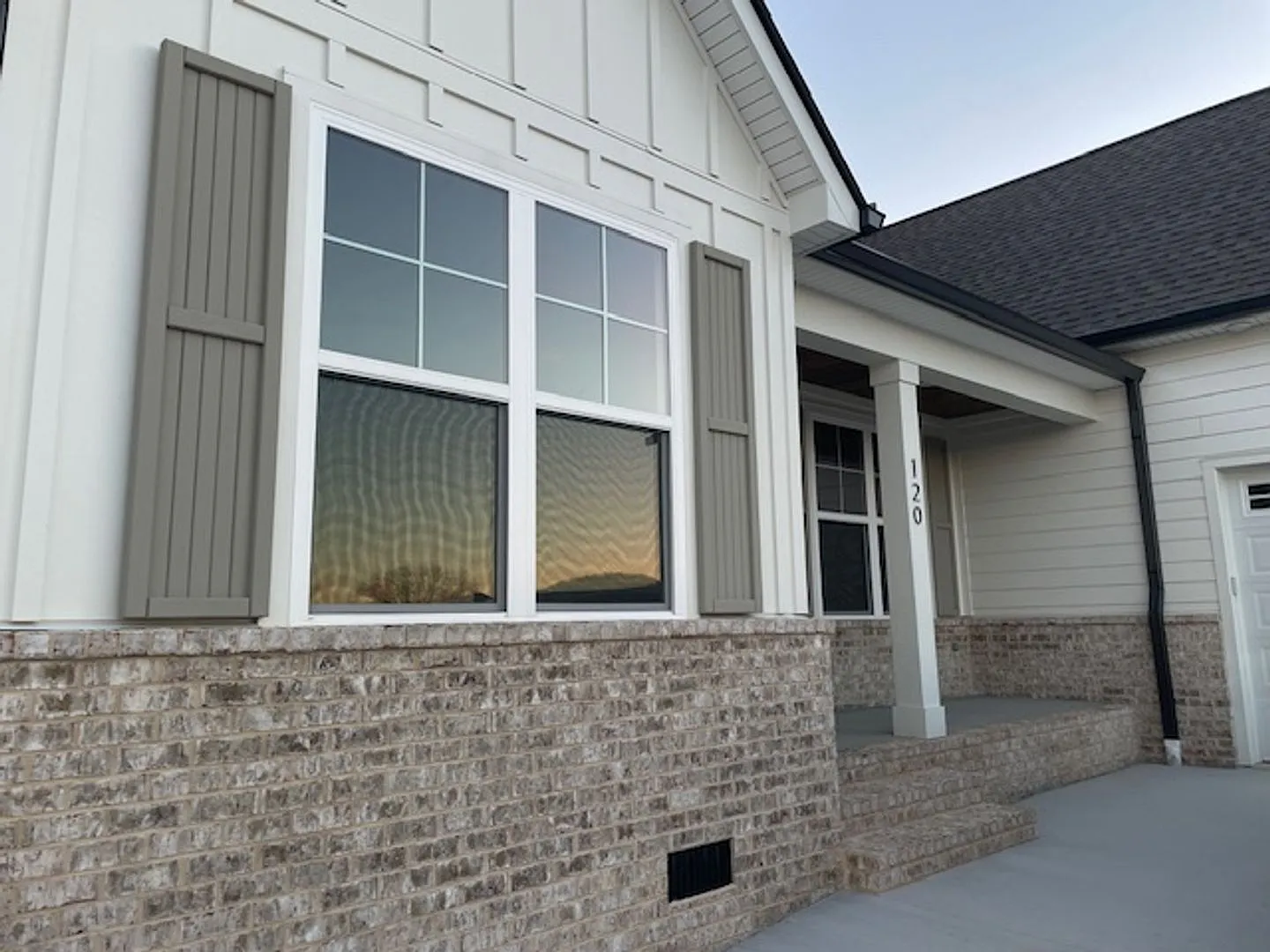 3 bed, 2.0 bath, 2021 sqft, $2,800 — Photo 3