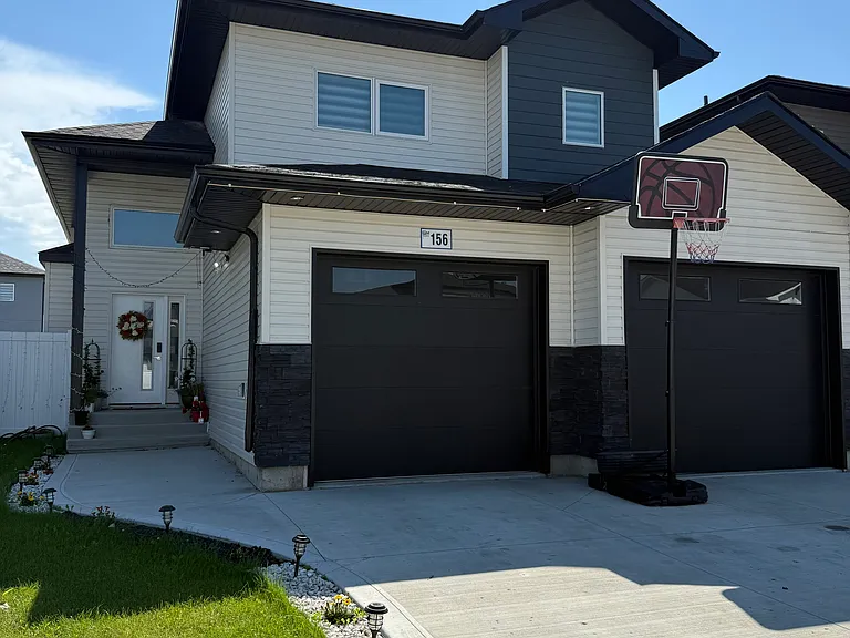 156 Barrett St — Photo 2