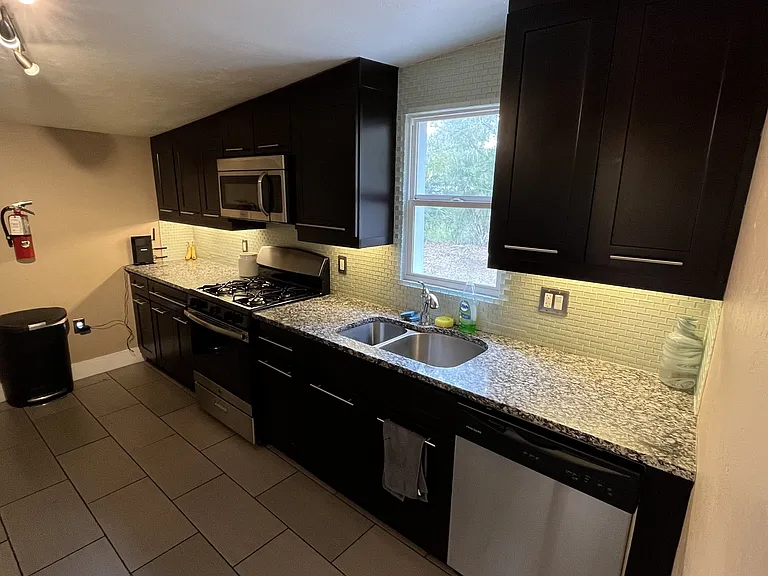 356 Jefferson St #1 — Photo 19