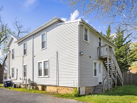2nd image of 760 Collicello St