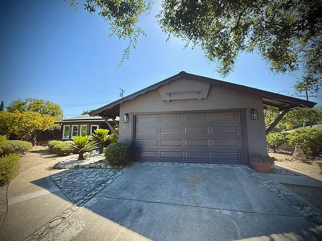 496 Converse Ave — Photo 15