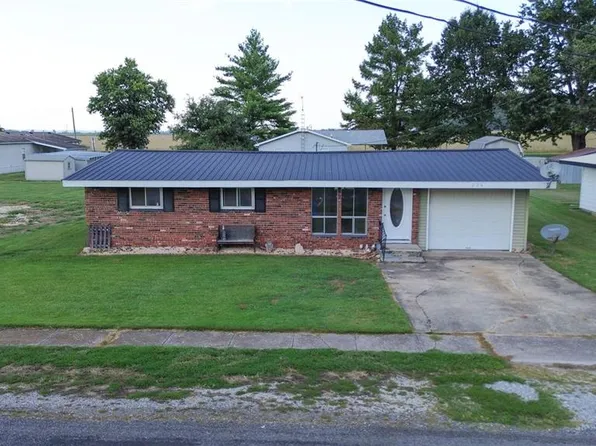 224 Elm St, Eldred, IL 62027