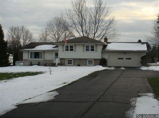 6741 Leffingwell Rd, Canfield, OH 44406