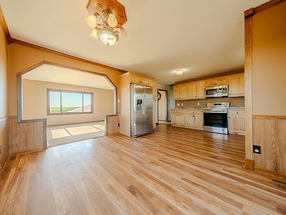 4th image of 958 165th Ct NE