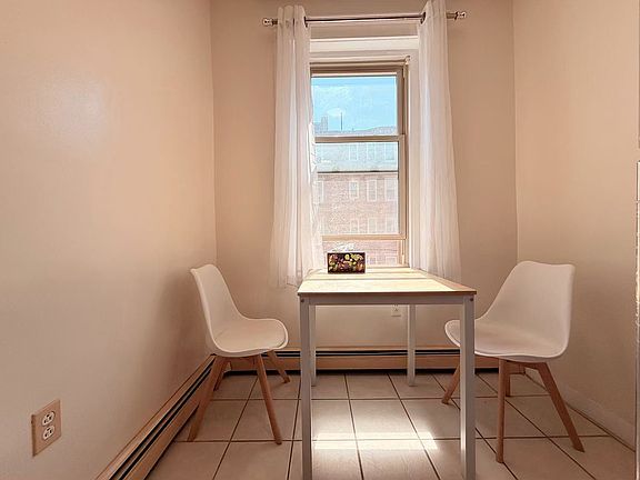 4th image of 8 Ransom Rd #8R