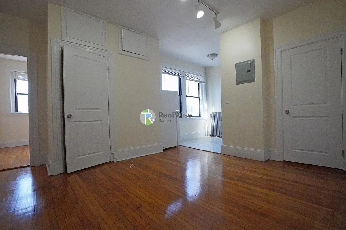 Building Photo - 1213 Commonwealth Ave #10