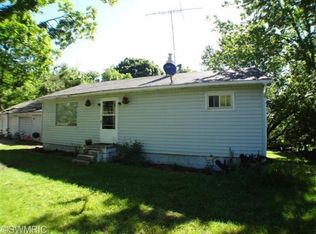 2874 N Baldwin Ave, White Cloud, MI 49349