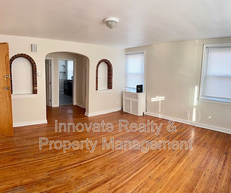 1st image of 4400 Sheffield Ave Floor 2