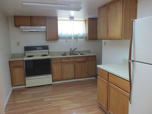 4th image of 112 1/2 S 35th St
