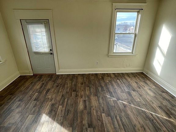 4th image of 12 E Voorhees St APT 2
