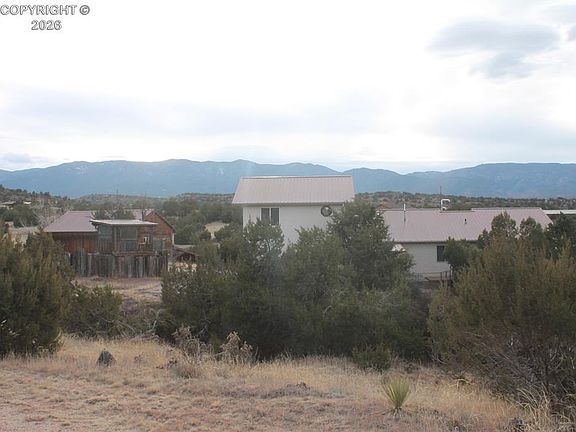 3rd image of 110 Yucca Ave