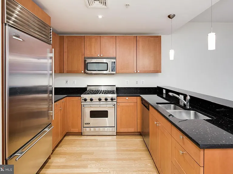 2425 L St NW #433 — Photo 4