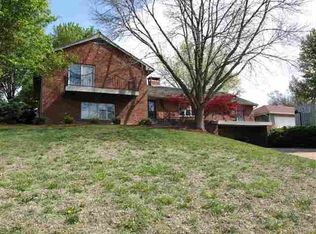 7040 SW Fountaindale Rd, Topeka, KS 66614