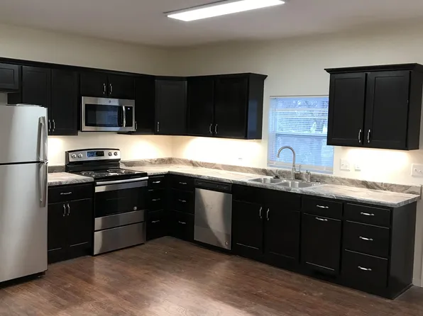 36 Limit St, Leavenworth, KS 66048