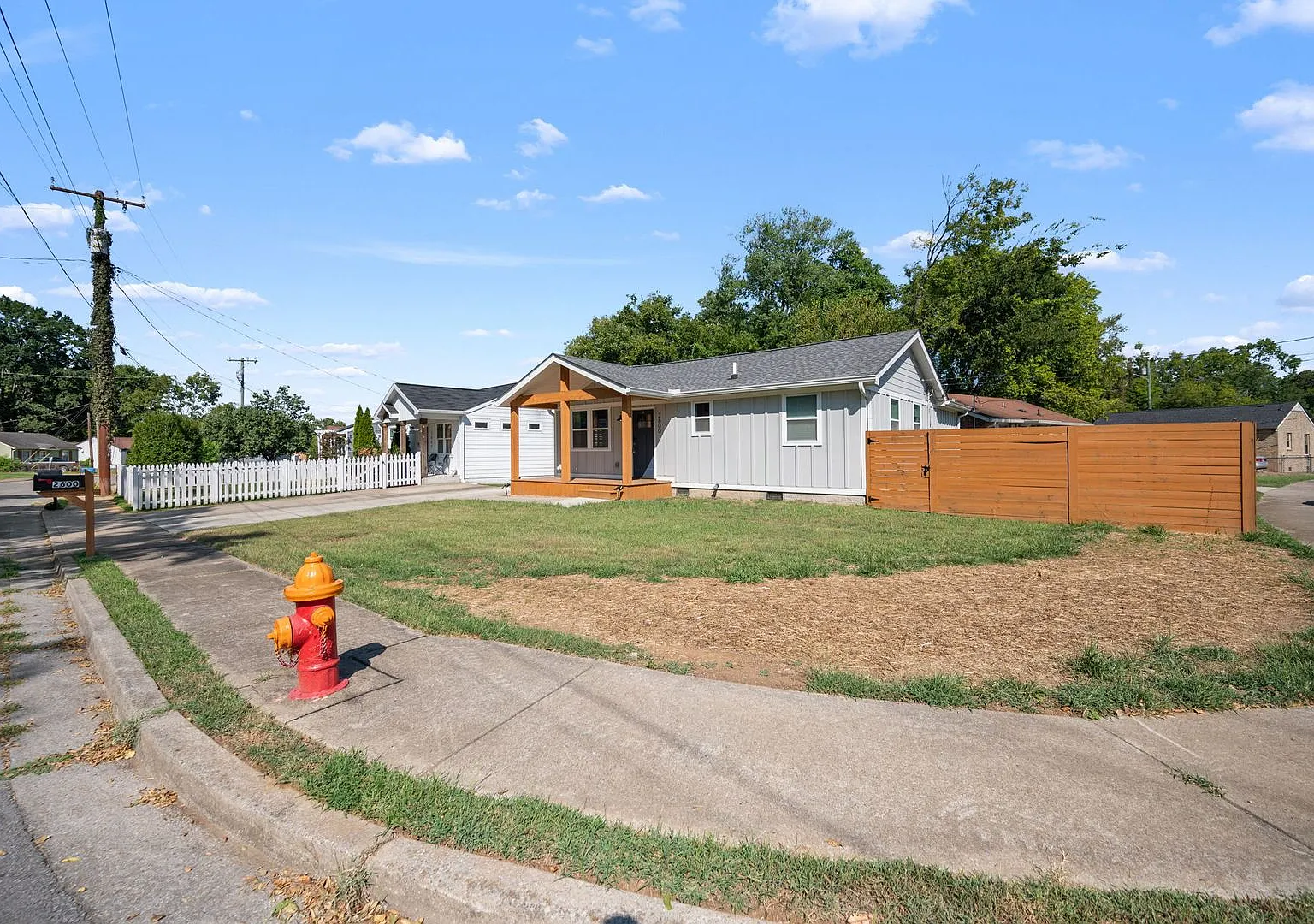 Beautifully Renovated Home Near Downtown Nashville! — Photo 4