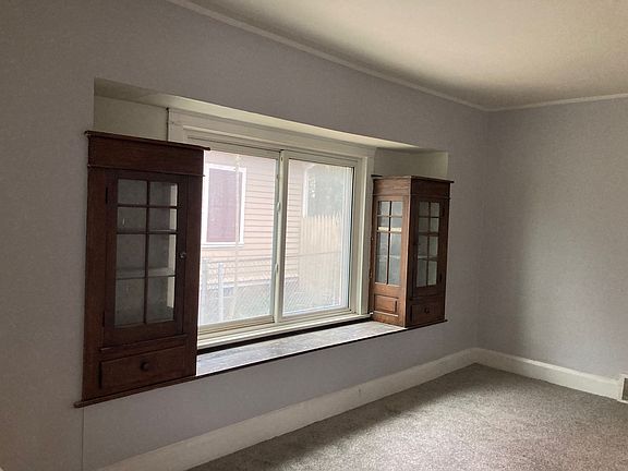 5th image of 6924 Fullerton Ave