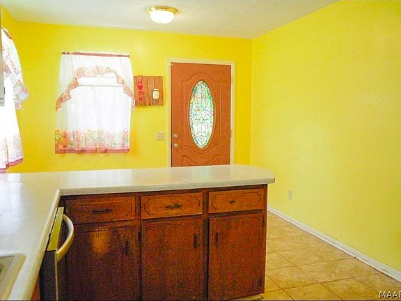 5th image of 361 Country Club Dr