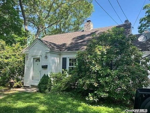 2nd image of 205 Hawthorne St