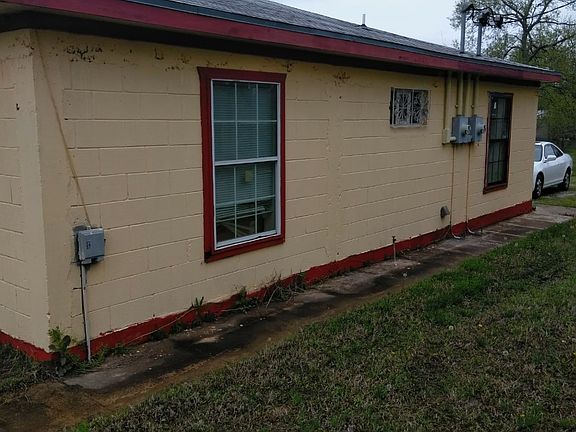 Back of apartment "B"