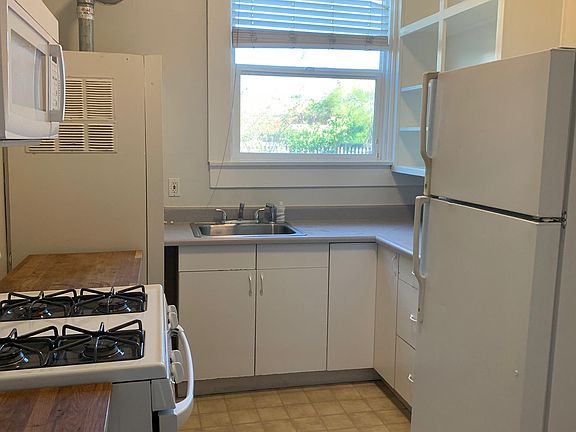 2nd image of 311 Lakeville St APT 2