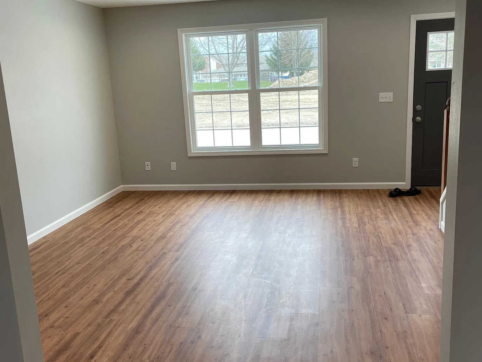 1233 Remington Park Dr — Photo 4
