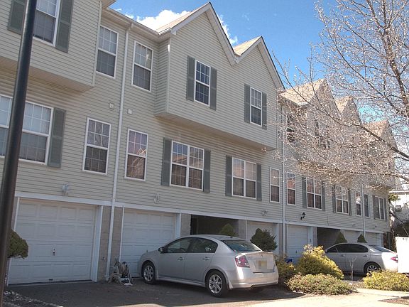4th image of 18 Carmella Ct