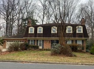 2367 Paddock Ln, Reston, VA 20191