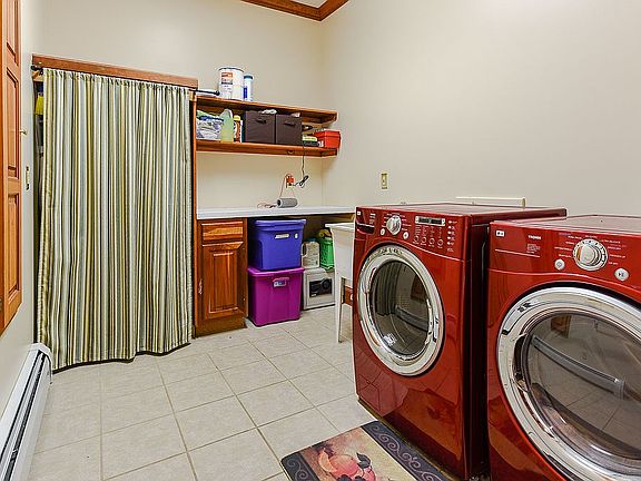Laundry room - main floor