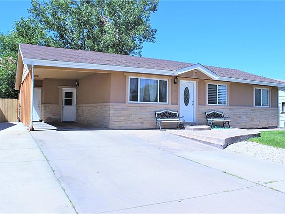 3rd image of 913 Dogwood Ave