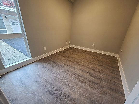 5th image of 5524 Pulaski Ave #8