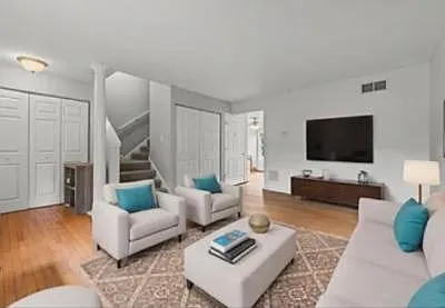 3 bed, 1630 sqft, $2,285 — Photo 4