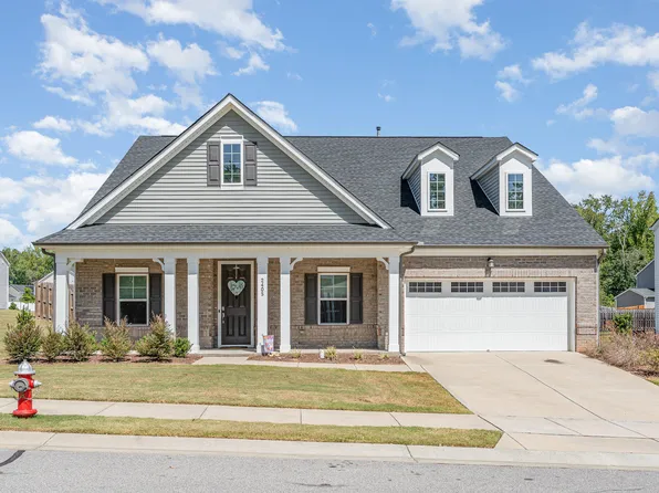 2405 Heathland Farm Dr, Fuquay Varina, NC 27526