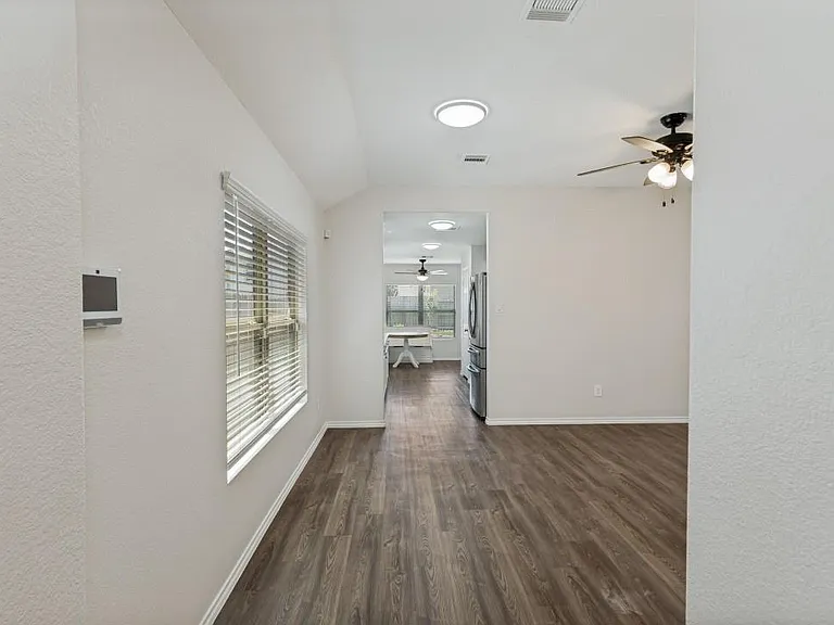 1235 Blue Hazel Ct — Photo 7