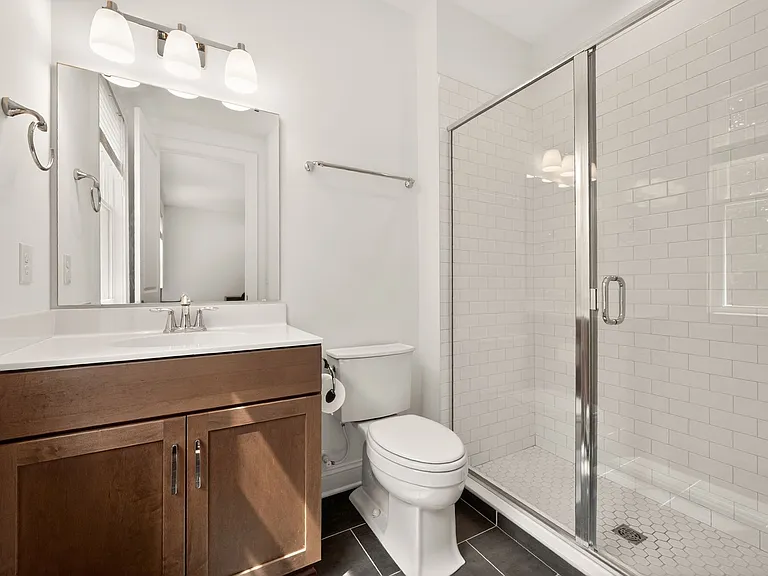 333 SE Eheart St — Photo 37