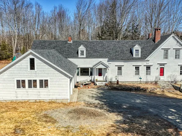 642 Smithfield Road, Belgrade, ME 04917