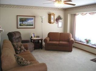 1001 Woodfern Dr, Marshall, MN 56258