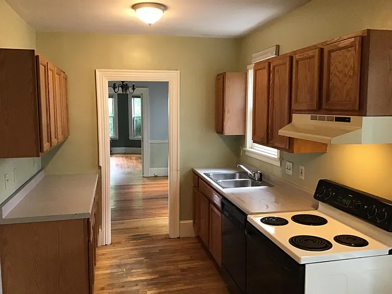 532 Brighton Ave — Photo 3