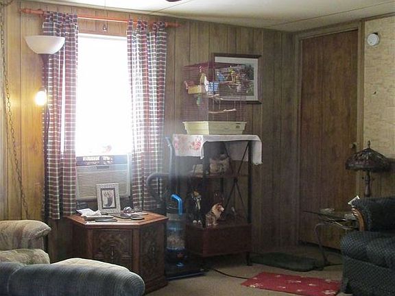 4th image of 1120 Hallie St