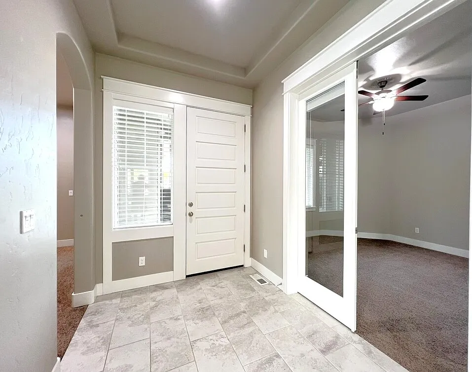 3 bed, 2.5 bath, 2921 sqft, $3,500 — Photo 4