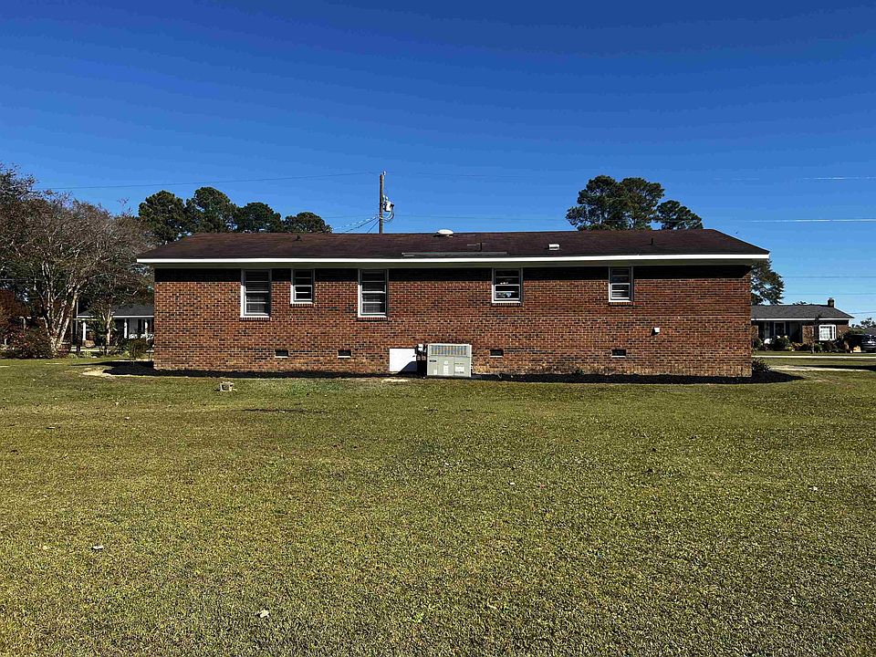 2nd image of 300 S Isabella St
