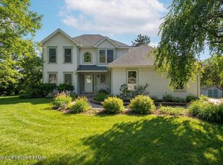 8824 Laird Dr, Stroudsburg, PA 18360