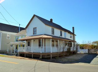 4427 Main St, Chincoteague, VA 23336