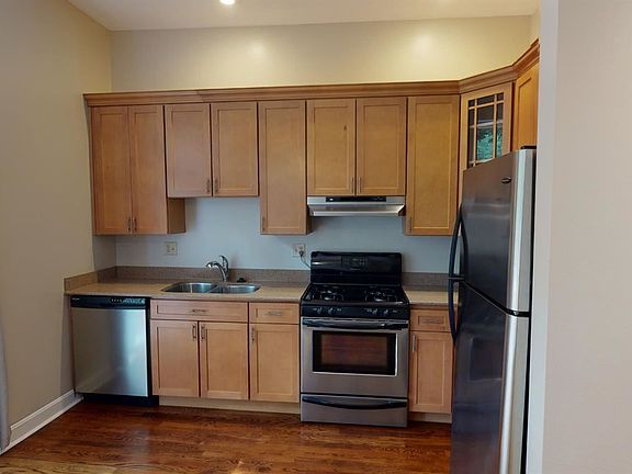 5th image of 2152 Gilbert Ave #5-5-5