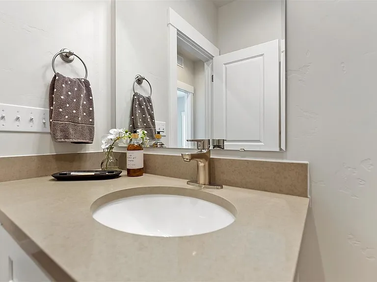 Cedar Crossing Luxury Townhomes — Photo 80